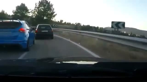 Un piloto profesional pone en riesgo al resto de conductores Un piloto profesional pone en riesgo al resto de conductores
