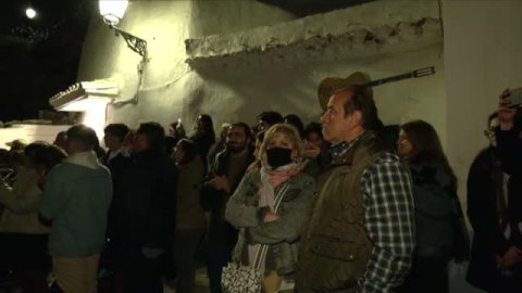 Procesiona el Cristo de los Gitanos por el Sacromonte Procesiona el Cristo de los Gitanos por el Sacromonte