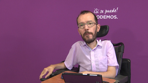 Echenique (Podemos) atiende a los medios de comunicación Echenique (Podemos) atiende a los medios de comunicación