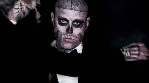 Lady Gaga se disculpa por decir que Zombie Boy se suicidó Lady Gaga se disculpa por decir que Zombie Boy se suicidó