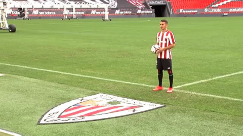 El Athletic Club presenta a Alex Berenguer El Athletic Club presenta a Alex Berenguer