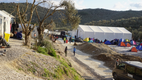Istalaciones para alojar refugiados en el campo de olivos cercanos a Moria, Lesbos, donde ahora se retiene a los refugiados.,- BDFM Istalaciones para alojar refugiados en el campo de olivos cercanos a Moria, Lesbos, donde ahora se retiene a los refugiados.,- BDFM