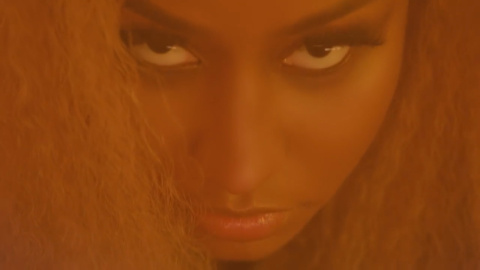 Nicki Minaj se convierte en una diosa ancestral en su nuevo videoclip Nicki Minaj se convierte en una diosa ancestral en su nuevo videoclip