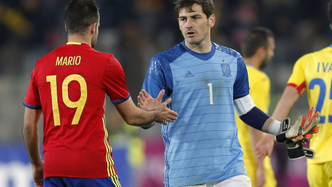 Iker Casillas, capitán de la selección española, dejó entrever tras convertirse en el jugador europeo con más partidos con su selección de la historia, 166, que está cerca su despedida de la Roja, al admitir que no sabe si será su "último a Iker Casillas, capitán de la selección española, dejó entrever tras convertirse en el jugador europeo con más partidos con su selección de la historia, 166, que está cerca su despedida de la Roja, al admitir que no sabe si será su "último a