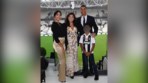 Ronaldo y Georgina dejan de seguir al Real Madrid Ronaldo y Georgina dejan de seguir al Real Madrid