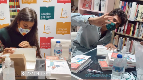 María García de Jaime y Tomás Páramo lanzan su primera novela María García de Jaime y Tomás Páramo lanzan su primera novela