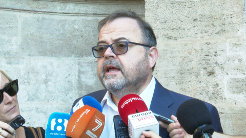 La réplica de un telégrafo del S.XIX corona el Micalet de València La réplica de un telégrafo del S.XIX corona el Micalet de València