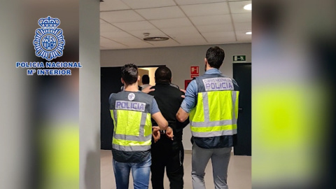 Dos detenidos por estafar por Internet bajo el 'timo del CEO' Dos detenidos por estafar por Internet bajo el 'timo del CEO'