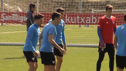 Los más pequeños disfrutan del entrenamiento del Athletic en Lezama Los más pequeños disfrutan del entrenamiento del Athletic en Lezama