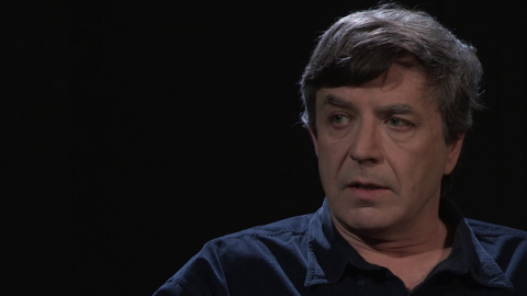 El filósofo Carlos Fernández Liria, en un momento de la entrevista con Pablo Iglesias en 'Otra Vuelta de Tueka'. El filósofo Carlos Fernández Liria, en un momento de la entrevista con Pablo Iglesias en 'Otra Vuelta de Tueka'.