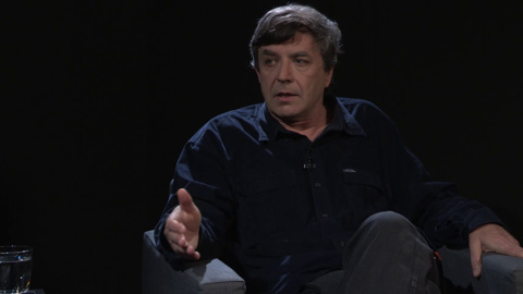 El filósofo Carlos Fernández Liria, en un momento de la entrevista con Pablo Iglesias en 'Otra Vuelta de Tueka'. El filósofo Carlos Fernández Liria, en un momento de la entrevista con Pablo Iglesias en 'Otra Vuelta de Tueka'.