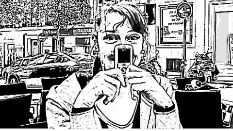 La brasileña Ana Oliveira Rovati vive en Madrid y dejó de usar internet hace cuatro meses. / HENRIQUE MARIÑO La brasileña Ana Oliveira Rovati vive en Madrid y dejó de usar internet hace cuatro meses. / HENRIQUE MARIÑO