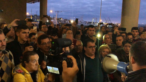 Abascal ataca a Sánchez por priorizar "desenterrar un muerto" Abascal ataca a Sánchez por priorizar "desenterrar un muerto"