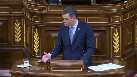 Sánchez recuerda a Rubalcaba y pone a la bancada socialista en pie Sánchez recuerda a Rubalcaba y pone a la bancada socialista en pie
