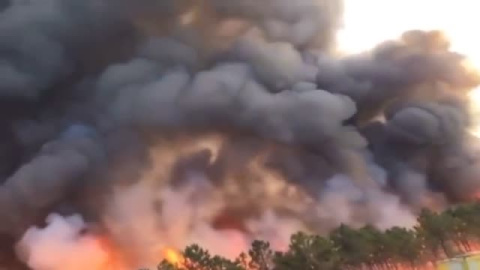 Los bomberos no prevén poder controlar hoy el incendio de Las Hurdes Los bomberos no prevén poder controlar hoy el incendio de Las Hurdes