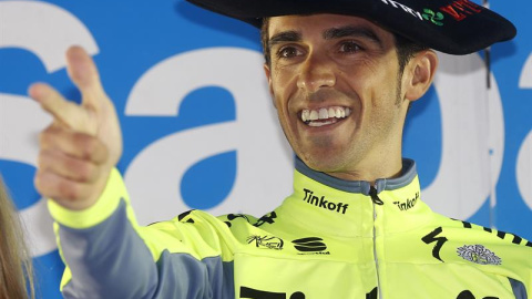 El corredor español del Tinkoff Alberto Contador en el podio tras ganar la Vuelta Ciclista al País Vasco. EFE/Javier Etxezarreta El corredor español del Tinkoff Alberto Contador en el podio tras ganar la Vuelta Ciclista al País Vasco. EFE/Javier Etxezarreta