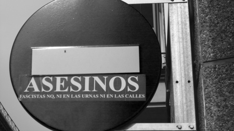 El barrio madrileño de Tetuán, fotografiado por Ismael, Yéssica, Nicolae y Yolanda, bajo la dirección de Carlos Donaire. El barrio madrileño de Tetuán, fotografiado por Ismael, Yéssica, Nicolae y Yolanda, bajo la dirección de Carlos Donaire.