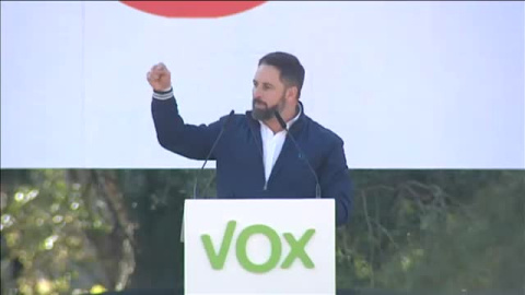 Abascal lamenta la "dejación de funciones permanente" del "'carroñero' de la Moncloa" Abascal lamenta la "dejación de funciones permanente" del "'carroñero' de la Moncloa"