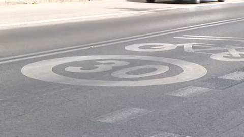 Madrid reduce el límite de velocidad a 30 en el 80 por ciento de sus calles Madrid reduce el límite de velocidad a 30 en el 80 por ciento de sus calles