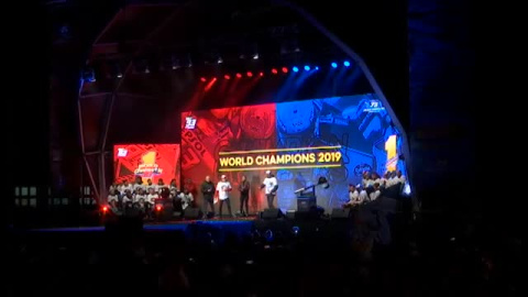 Cervera se entrega a la celebración de los hermanos Márquez Cervera se entrega a la celebración de los hermanos Márquez