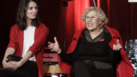 Rita Maestre y Manuela Carmena durante la presentación de la programación navideña en Madrid. | DAVID GONZÁLEZ (EFE) Rita Maestre y Manuela Carmena durante la presentación de la programación navideña en Madrid. | DAVID GONZÁLEZ (EFE)