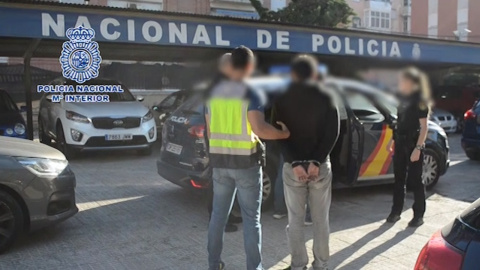 Detenidos seis jóvenes por colocar artefactos explosivos en Murcia Detenidos seis jóvenes por colocar artefactos explosivos en Murcia