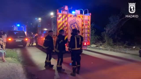 Controlado un aparatoso incendio en la Cañada Real de Madrid Controlado un aparatoso incendio en la Cañada Real de Madrid