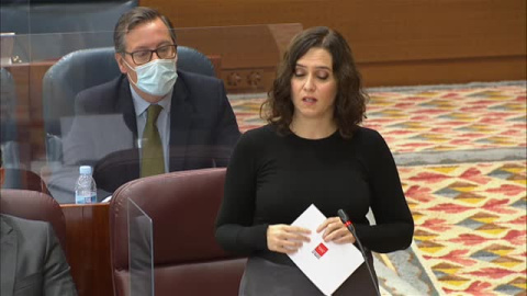 Ayuso compara la curva de contagios con "la boca mustia" de una diputada de Más Madrid Ayuso compara la curva de contagios con "la boca mustia" de una diputada de Más Madrid