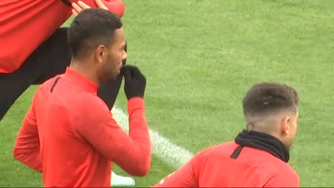 El Atlético se entrena con un Vitolo a pleno rendimiento El Atlético se entrena con un Vitolo a pleno rendimiento