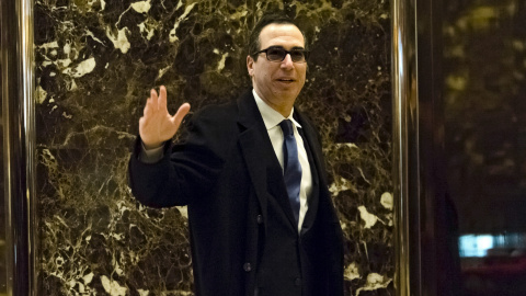 El próximo secretario del Tesoro, Steven Mnuchin, a su llegada a su reunión con el presidente electo estadounidense, Donald Trump, en la Trump Tower de Nueva York, Estados Unidos. EFE/Albin Lohr-Jones