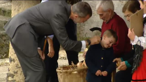 Los reyes comparten el día con los vecinos de Mual, Pueblo Ejemplar 2018 Los reyes comparten el día con los vecinos de Mual, Pueblo Ejemplar 2018