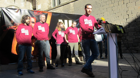 Los encausados por quemar fotos del Rey el 11 de septiembre en la Diada. EUROPA PRESS Los encausados por quemar fotos del Rey el 11 de septiembre en la Diada. EUROPA PRESS