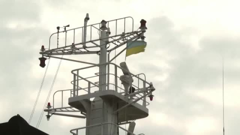 El primer barco con cereal se resiste a partir de Odesa El primer barco con cereal se resiste a partir de Odesa