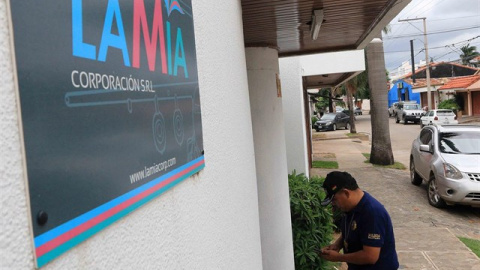 Ordenan prisión preventiva para el gerente de la aerolínea LaMia por su implicación en el accidente de avión / REUTERS Ordenan prisión preventiva para el gerente de la aerolínea LaMia por su implicación en el accidente de avión / REUTERS