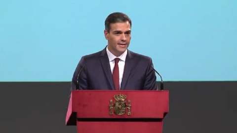 Pedro Sánchez lee el artículo 2 de la Constitución Pedro Sánchez lee el artículo 2 de la Constitución