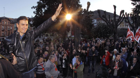 Sánchez, en un momento de su mitin en Asturias Sánchez, en un momento de su mitin en Asturias