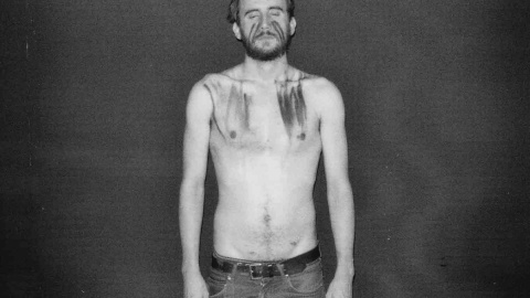 De repente dejamos de estar en las juventudes comunistas para estar fumando porros en los festivales de rock.