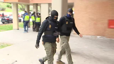 Impresionante operación policial contra los narcopisos en Madrid Impresionante operación policial contra los narcopisos en Madrid