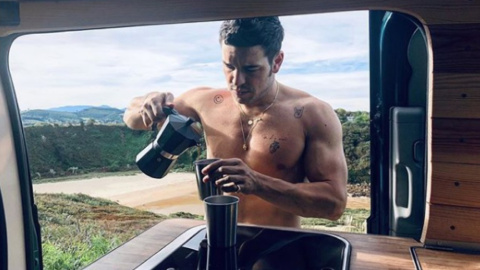 Mario Casas y Blanca Suárez, él sin camiseta y ella con abrigo... Mario Casas y Blanca Suárez, él sin camiseta y ella con abrigo...