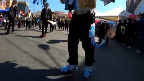 Bolivia recupera el desfile del Gran Poder en un derroche de alegría y fervor Bolivia recupera el desfile del Gran Poder en un derroche de alegría y fervor