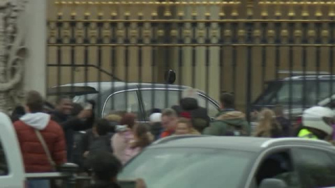 El rey Carlos Tercero reaparece en público 24 horas después de comunicarse que padece cáncer El rey Carlos Tercero reaparece en público 24 horas después de comunicarse que padece cáncer