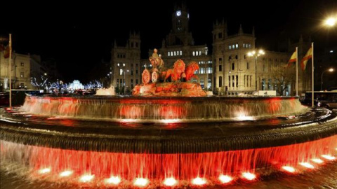 Madrid apaga la iluminación de Cibeles y Correos por la "terrible" situación de Alepo. EFE Madrid apaga la iluminación de Cibeles y Correos por la "terrible" situación de Alepo. EFE