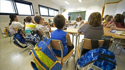 La escuela pública pierde centros y etapas al mismo tiempo que crece el número de alumnos que atiende. La escuela pública pierde centros y etapas al mismo tiempo que crece el número de alumnos que atiende.