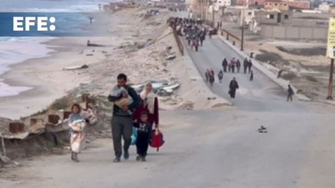 Continúa el éxodo de palestinos hacia el sur de Gaza Continúa el éxodo de palestinos hacia el sur de Gaza