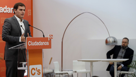El presidente de Ciudadanos, Albert Rivera, durante la rueda de prensa que ofreció tras la reunión de la ejecutiva nacional de Ciudadanos.EFE/Ballesteros El presidente de Ciudadanos, Albert Rivera, durante la rueda de prensa que ofreció tras la reunión de la ejecutiva nacional de Ciudadanos.EFE/Ballesteros