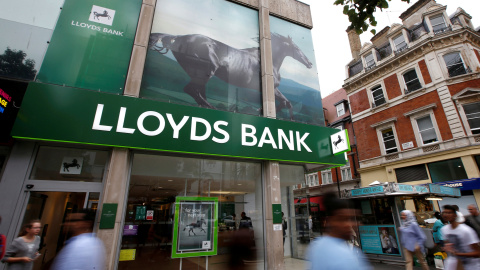 Una oficina de Lloyds Bank en la londinense Oxford Street. REUTERS/Peter Nicholls Una oficina de Lloyds Bank en la londinense Oxford Street. REUTERS/Peter Nicholls