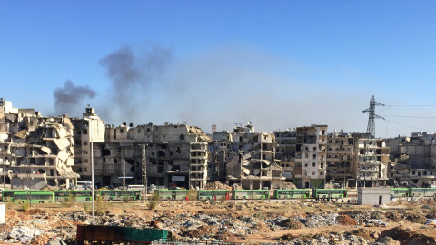 Autobuses en la zona controlada por el Gobierno esperando a evacuar a civiles y rebeldes en Alepo, Siria / REUTERS Autobuses en la zona controlada por el Gobierno esperando a evacuar a civiles y rebeldes en Alepo, Siria / REUTERS
