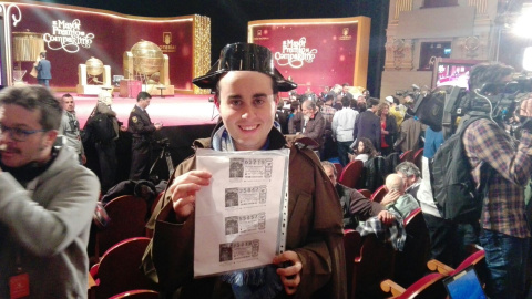 Álvaro, de Málaga, asiste al sorteo de Navidad. /SANDRA RODRÍGUEZ