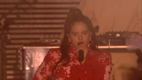 Rosalía conquista Madrid con un colosal concierto en la Plaza de Colón Rosalía conquista Madrid con un colosal concierto en la Plaza de Colón