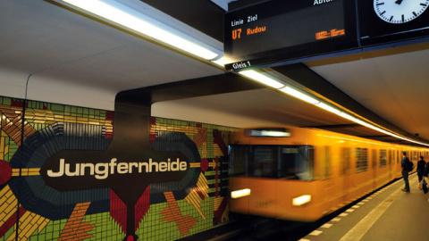 Imagen de archivo del metro de Berlín Imagen de archivo del metro de Berlín